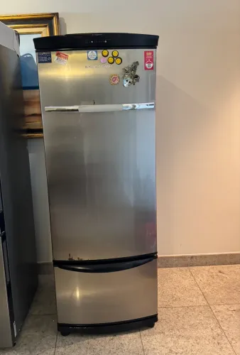 Refrigerador Brastemp porta Inox 360 litros