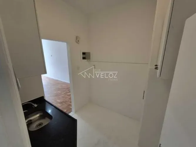 Apartamento - / Residencial / Laranjeiras