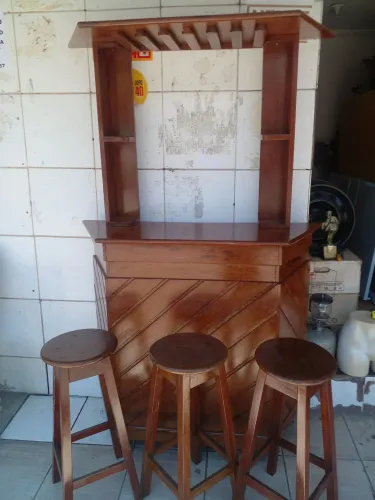 Lindo bar com três banco madeira de Angeli oportunidades