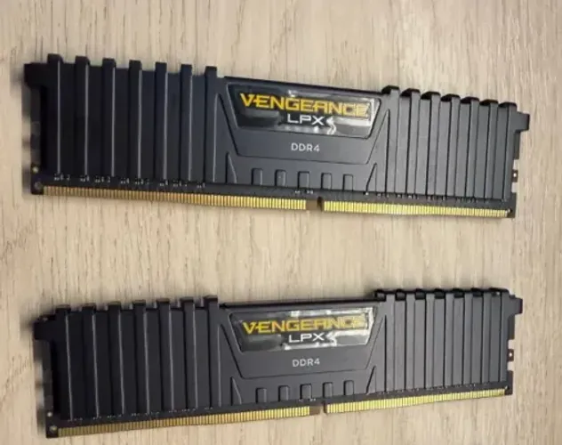 Memória RAM Corsair Vengeance LPX, 16GB (2x8GB) 2400Mhz