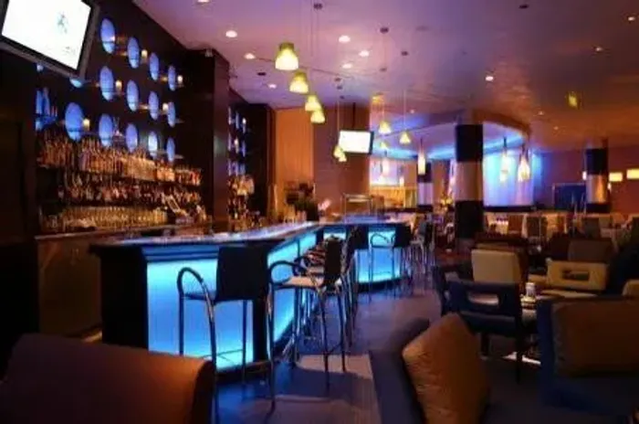 Bar na Praia Comprida procura freelance