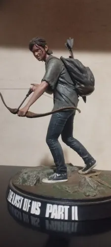 Vendo action figure Ellie the Las of us 2