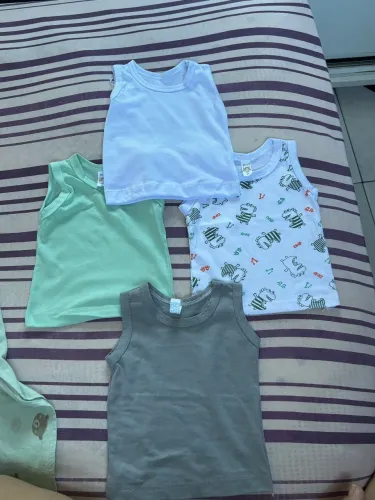 Vendo camiseta de bebê 