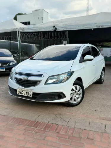 Chevrolet Onix Hatch LT 1.4 8V Flex Power Mec. 4P 2014
