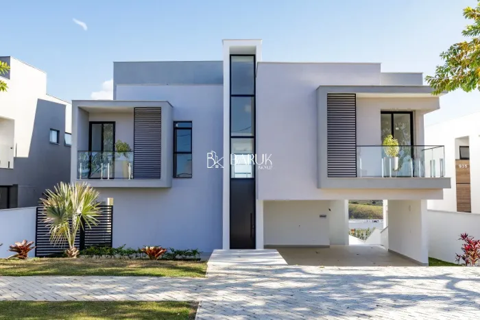 Casa em Condomínio de Luxo com 5 Quartos e 4 Suítes à Venda em São Pedro, Juiz de Fora-MG 