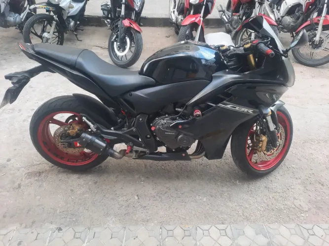 CBR 600F A MAS TOP DE PERNAMBUCO, IPVA 26 PAGO