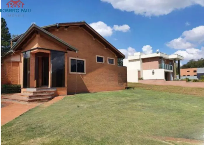 Casa térrea a 1,5km de Aguas de Sao Pedro Ref.:CA00001