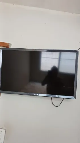 Vendo TV usada da LG smart com Bluetooth 32 polegadas