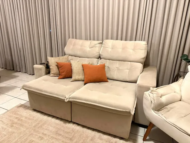 Sofá cama confortável em ótimo estado.
