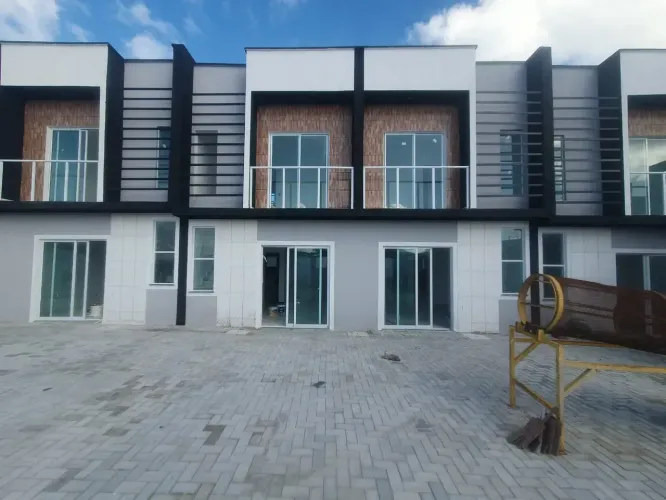 Casa Duplex Em Condominio No Cumbuco, Av. Central A 300M Do Mar! Cód. 1BR38SI