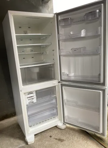Geladeira Brastemp COMPLETA - Frost free