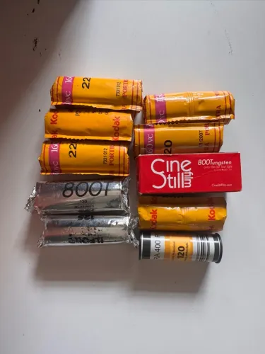 Lote 10 Filmes Fotográficos Médio Formato 120/220 - Kodak + CineStill - Vencidos