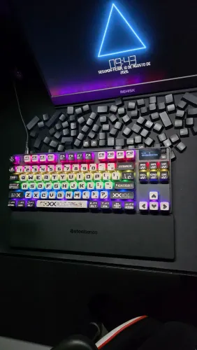 Teclado Steelseries apex pro tkl 2023
