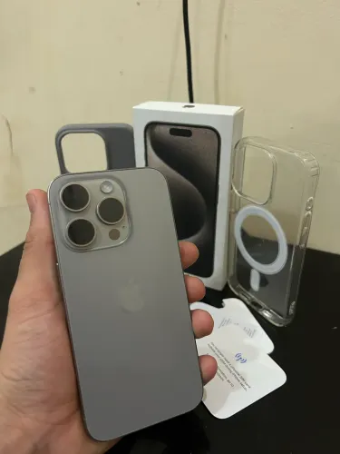 iPhone 15 pro 256 gb