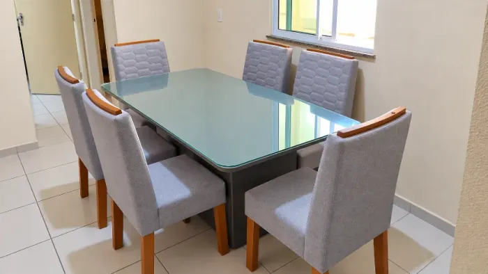 Conjunto de Mesa de Jantar com 6 Cadeiras - Excelente Estado!