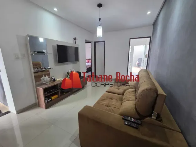 Vendo excelente casa no Condomínio Residencial Parque Ipe.