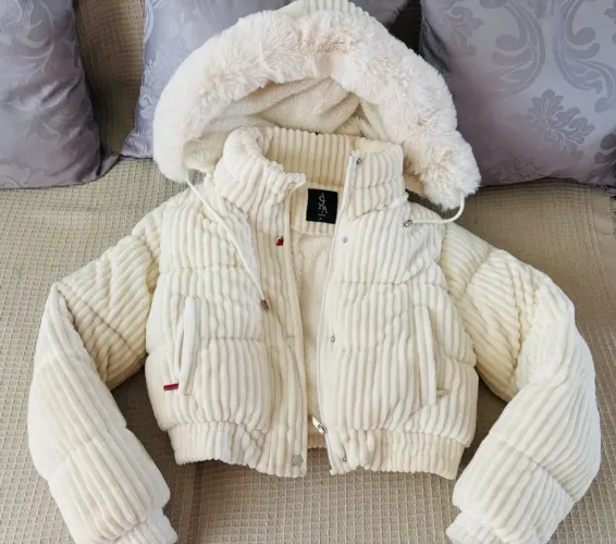 Vende-se Jaqueta Puffer aveludada