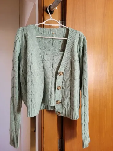 Top e casaco aberto de linha verde-claro (conjunto)