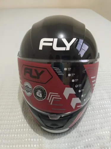 Vendo Capacete Fly 58 nunca usado $180 aceito cartão