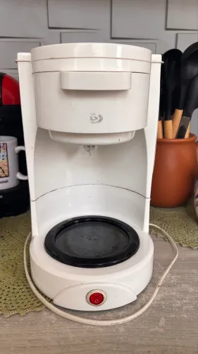 Cafeteira Durabrand sem jarra 