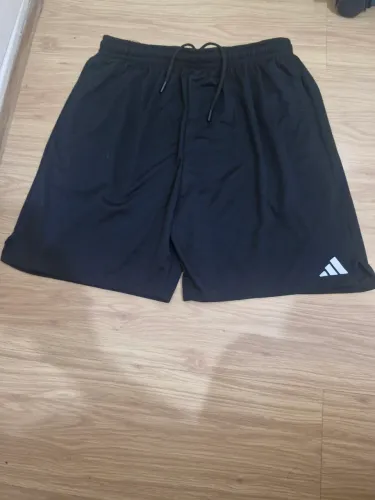 bermuda adidas tamanho GG. usada 4 vezes