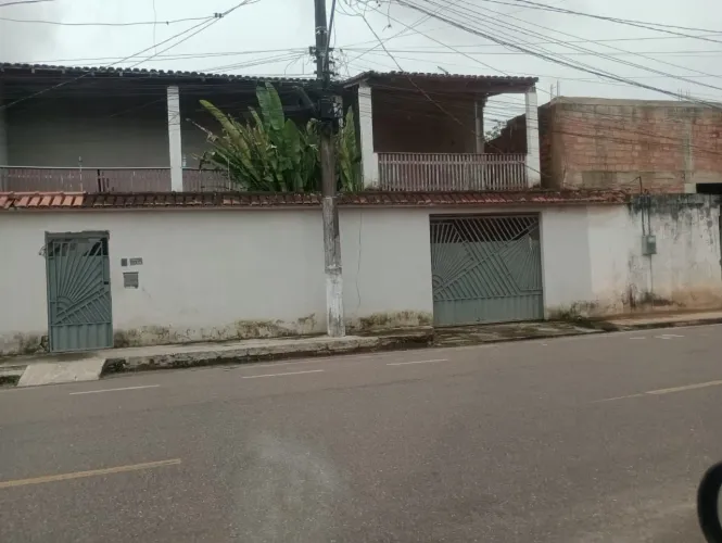 VENDO CASARÃO NO CENTRO DE ANANINDEUA