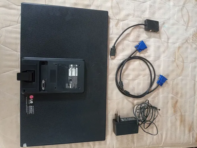 MONITOR 20" LG