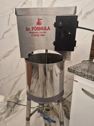 Reator inox com aquecimento elétrico e controle de velocidade
