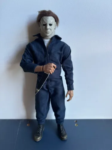 Michael Myers 1/6 Custom tipo Hot Toys