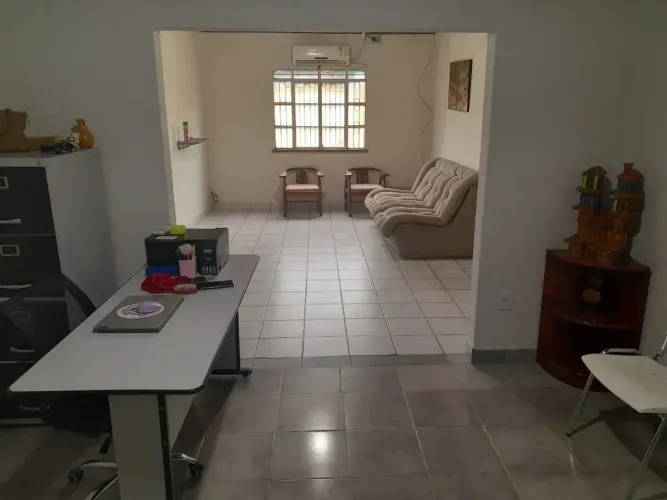 ALUGA-SE SALA COMERCIAL NO BAIRRO 31 DE MARÇO
