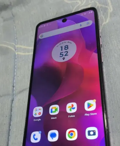 Vendo ou troco moto g 24 c carregador capinhas intacto 