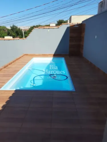 3 Casas mais um Salao comercial à Venda no no bairro Planalto Verde - Ribeirão Preto