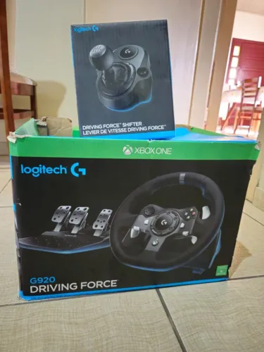 Volante Logitech G920 com câmbio