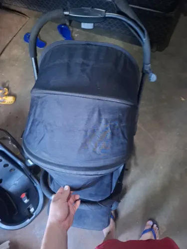 Carrinho de bebê dobrável