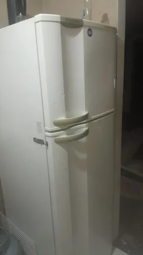 Vemdendo geladeira