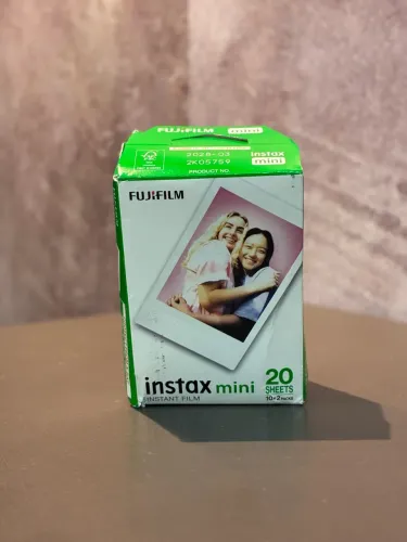 filme fotográfico instantâneo Fujifilm Instax Mini com 20 poses