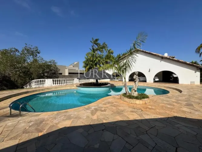 Casa a venda no condomínio Shangri-Lá Bauru.