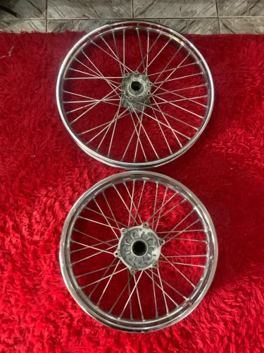 Rodas aro 21 dianteiro e 18 traseiro 700 reais o par 
