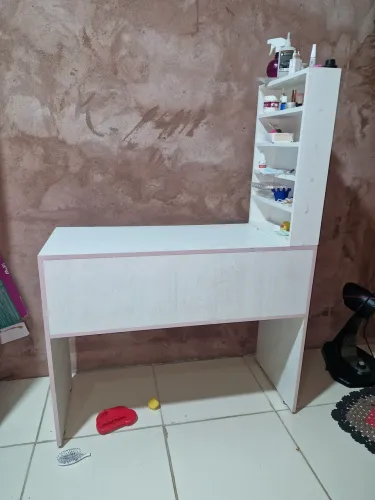 Mesinha de manicure