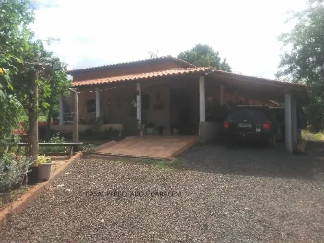 Linda Chácara de 2500 m² no Vale dos Ipês