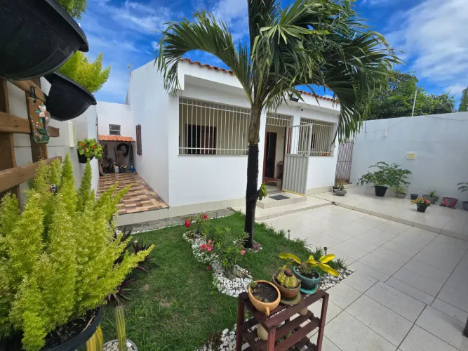 Casa 2 quartos c/ suíte AJU