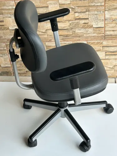 Cadeira de escritório Giroflex 