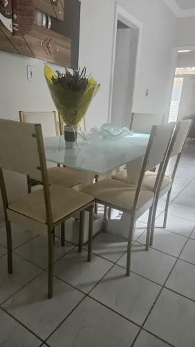Vendo mesa de jantar com 6 cadeiras Steel Estilo Industrial Pés em Aço dourados 
