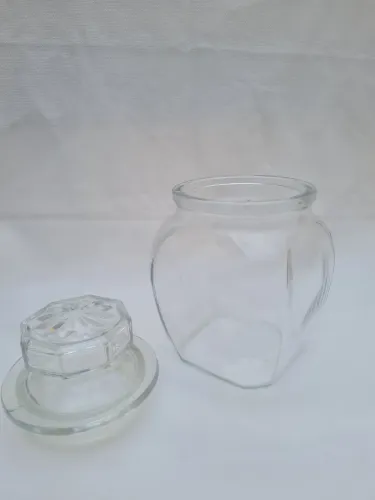 Lindo baleiro antigo, peça de família, antiguidade, com inscrição de fábrica.