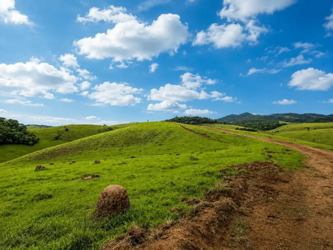 Vendo Excelente Terreno em Paraibuna com acesso a Represa
