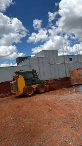 Bob cat. Mine carregadeira. Volvo mc 70 B
