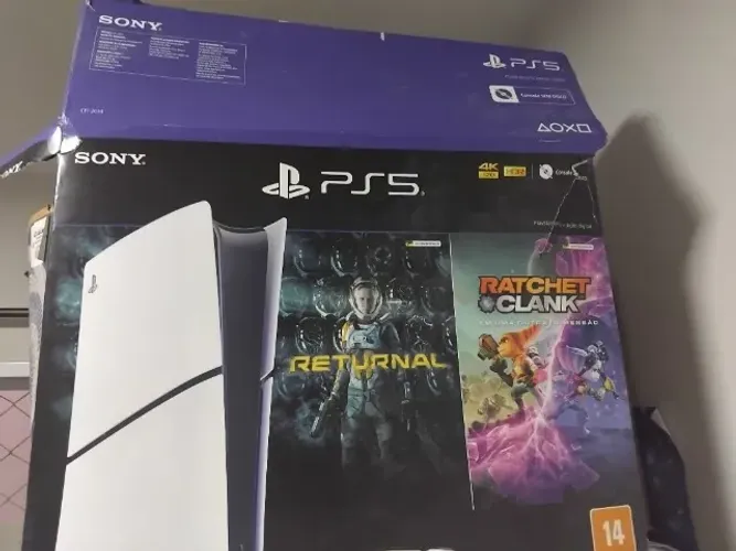 Caixa de Playstation 5 slim