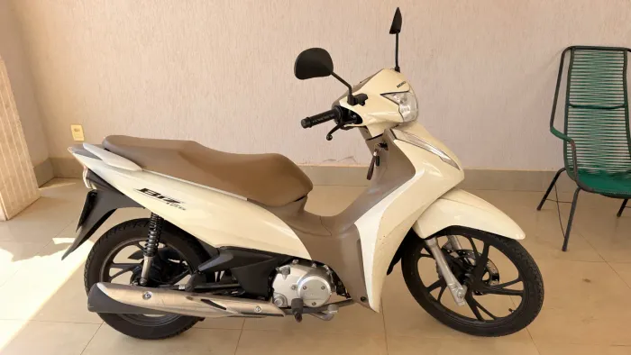 ? Honda Biz 125 2023 ? 24mil km ? Completa ? IPVA Pago