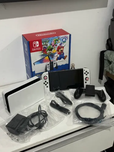 Nintendo Switch Oled 128gb - Desbloqueado