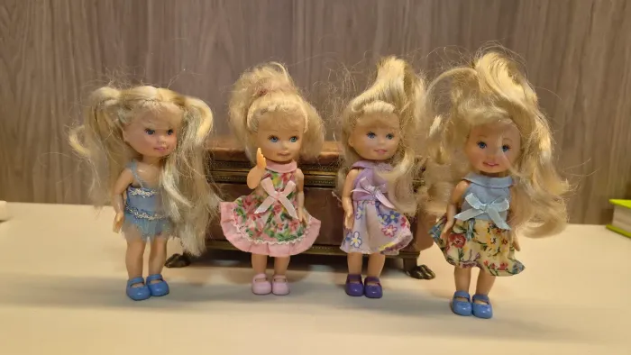 Paulinhas bonequinha imita kelly barbie 